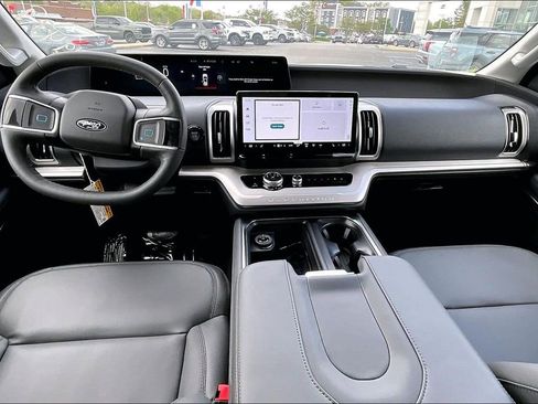 New 2026 Ford Expedition Active AWD/4WD image 5
