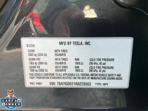 Used 2024 Tesla Model Y Long Range AWD/4WD image 26