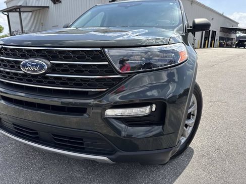 Used 2021 Ford Explorer XLT w/ Equipment Group 202A RWD image 9