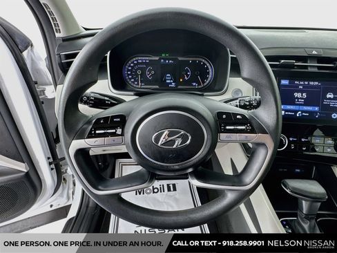 Used 2022 Hyundai Tucson SEL FWD image 11