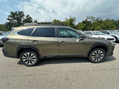 Used 2024 Subaru Outback Limited AWD/4WD image 3