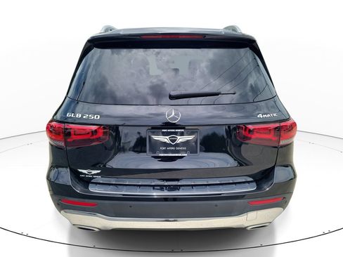 Used 2023 Mercedes-Benz GLB 250 4MATIC image 3