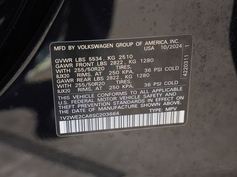 Used 2025 Volkswagen Atlas Cross Sport SE image 29