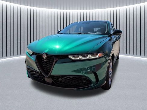 Used 2024 Alfa Romeo Tonale Veloce AWD/4WD image 17