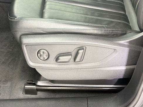 Used 2023 Audi Q5 2.0T Premium w/ Convenience Package AWD/4WD image 12