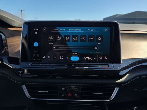 Used 2024 Volkswagen Atlas SE image 28