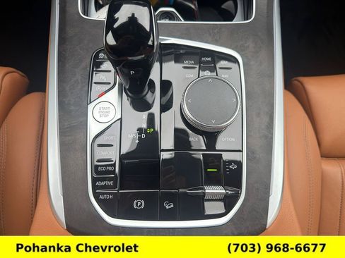 Used 2022 BMW X7 M50i w/ Dynamic Handling Package AWD/4WD image 18