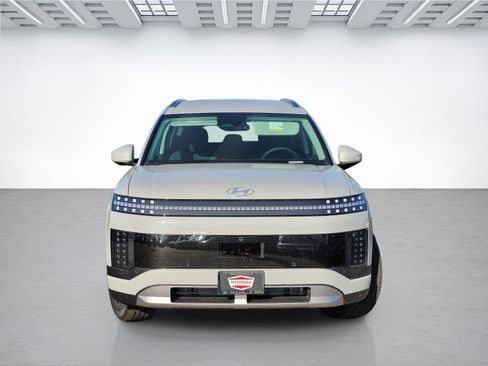 New 2026 Hyundai Ioniq 9 SE image 2