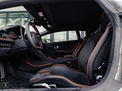 Used 2024 Lamborghini Huracan Sterrato image 29