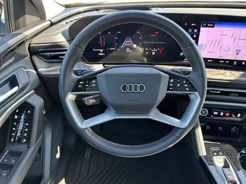 Used 2025 Audi Q5 Premium Plus w/ Premium Plus AWD/4WD image 21