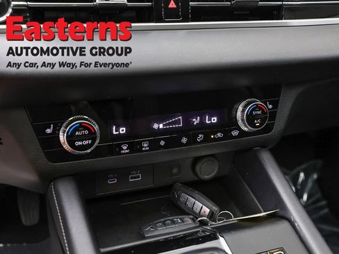 Used 2023 Mitsubishi Outlander SE AWD/4WD image 19