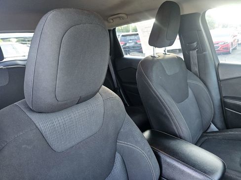 Used 2016 Jeep Cherokee Latitude w/ Safety/Convenience Group image 50