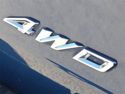 Certified 2022 Ford Explorer XLT w/ Equipment Group 202A image 10