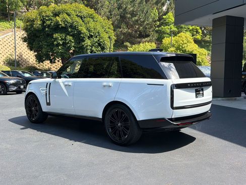 Certified 2022 Land Rover Range Rover Long Wheelbase SE AWD/4WD image 3