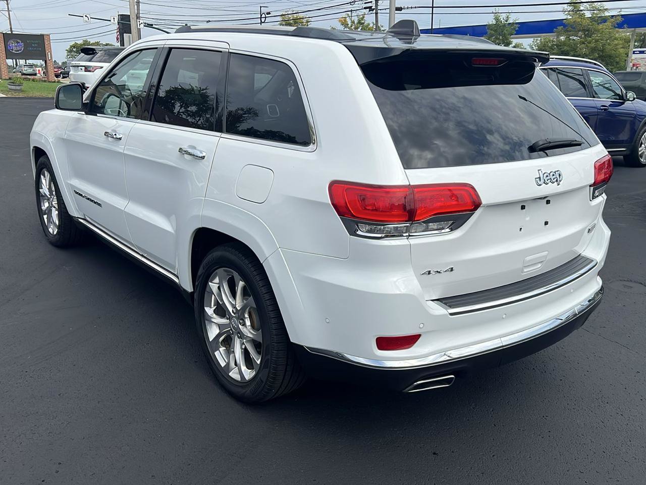 Used 2020 Jeep Grand Cherokee Summit AWD/4WD image 7