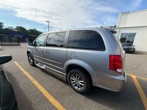 Used 2014 Dodge Grand Caravan R/T w/ Safety Sphere Group FWD image 8