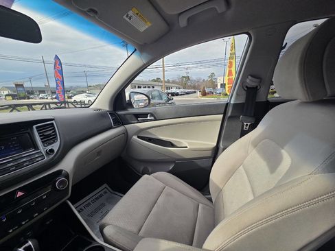 Used 2016 Hyundai Tucson SE w/ Option Group 02 image 19