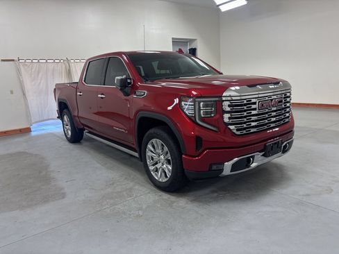 Used 2024 GMC Sierra 1500 Denali w/ Technology Package AWD/4WD image 2