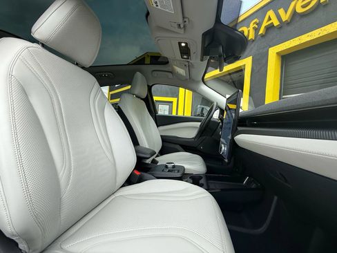 Used 2021 Ford Mustang Mach-E Premium image 22