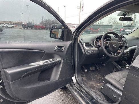 Used 2015 Dodge Journey SXT w/ Flexible Seating Group image 17