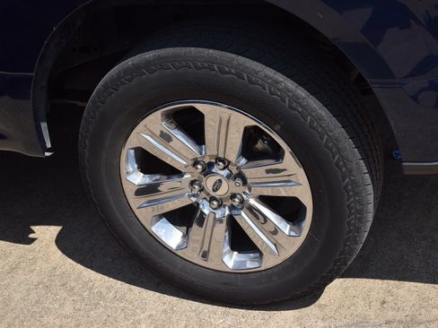 Used 2019 Ford F150 XLT w/ Equipment Group 302A Luxury RWD image 12