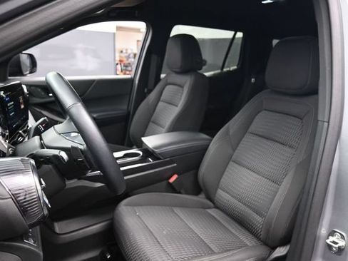 Used 2025 Chevrolet Equinox LT FWD image 17