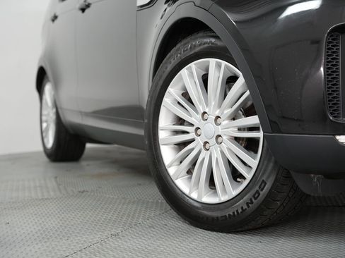 Used 2017 Land Rover Discovery HSE image 17