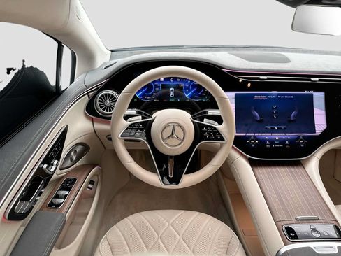 Used 2022 Mercedes-Benz EQS 580 4MATIC Sedan image 24