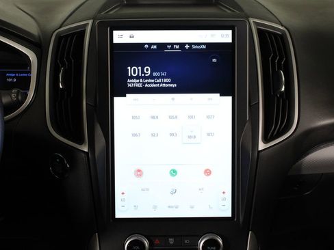 Used 2021 Ford Edge SEL w/ Convenience Package image 7