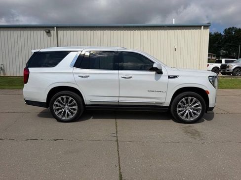 Used 2021 GMC Yukon Denali w/ Denali Premium Package AWD/4WD image 2