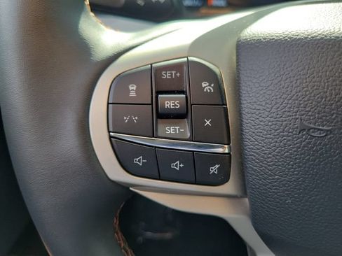 Used 2026 Ford Explorer Active RWD image 5