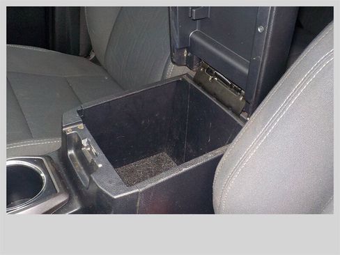 Used 2019 Toyota Tacoma TRD Off-Road image 32