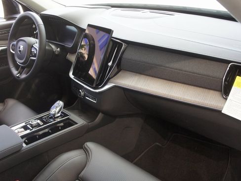 New 2026 Volvo XC90 B6 Ultra image 6