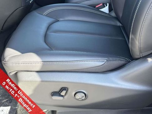 New 2026 Chrysler Pacifica Select image 17