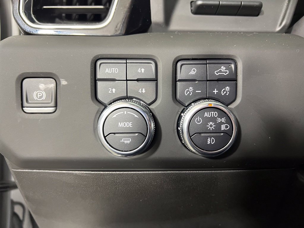 Used 2025 GMC Sierra 1500 Denali w/ Technology Package AWD/4WD image 36