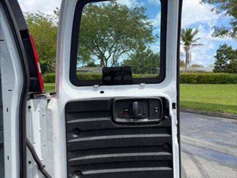 Used 2021 GMC Savana 2500 image 19