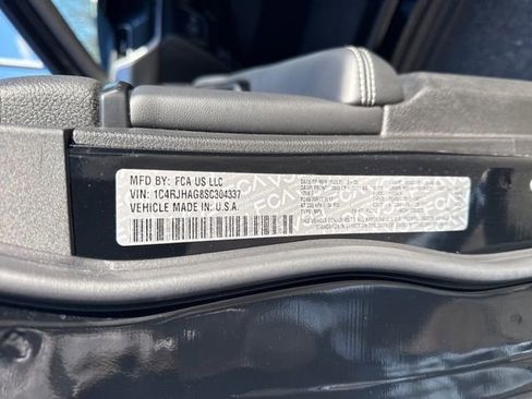 Used 2025 Jeep Grand Cherokee Laredo w/ Luxury Tech Group I image 31