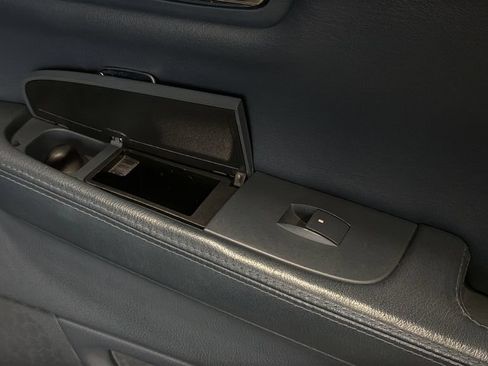 Used 2011 Cadillac DTS Limousine FWD image 17