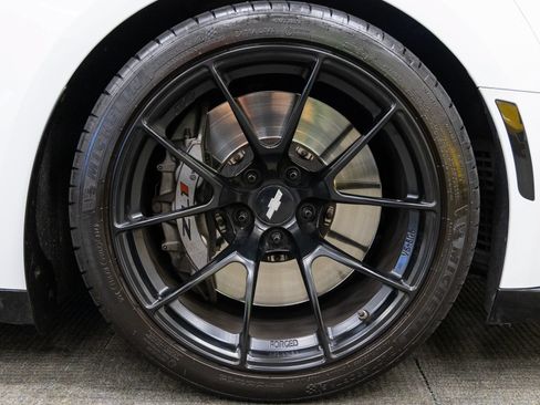 Used 2018 Chevrolet Camaro ZL1 RWD image 22