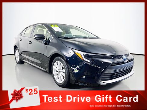 Used 2025 Toyota Corolla XLE image 1