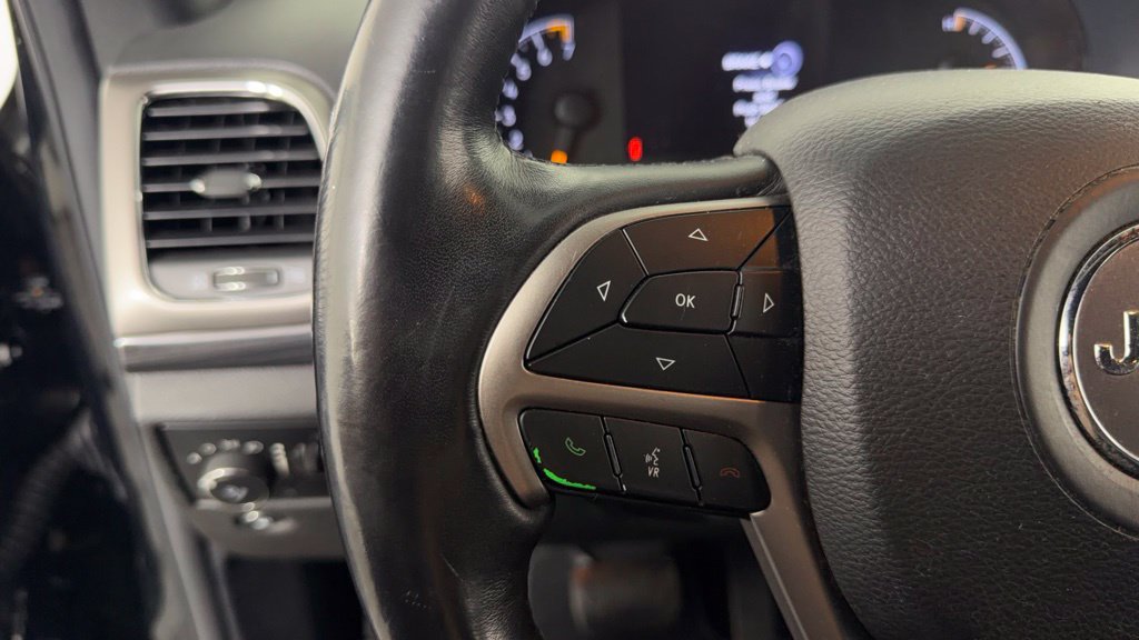 Used 2019 Jeep Grand Cherokee Altitude AWD/4WD image 21