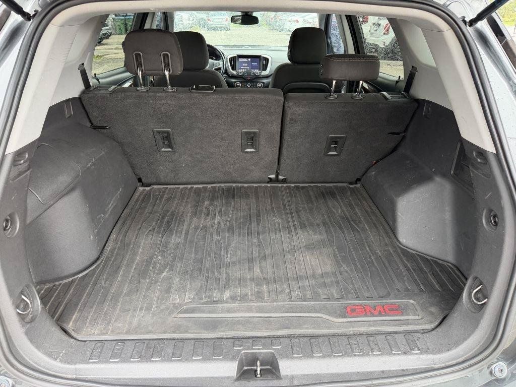 Used 2020 GMC Terrain SLE w/ Driver Convenience Package FWD image 18