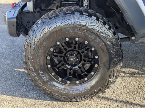 Used 2021 Jeep Gladiator Rubicon image 9