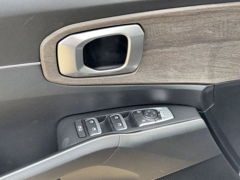 Used 2022 Kia Sorento S image 13
