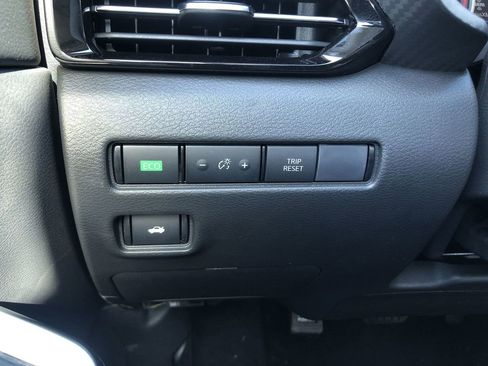 New 2025 Nissan Sentra SR w/ SR Premium Package FWD image 33