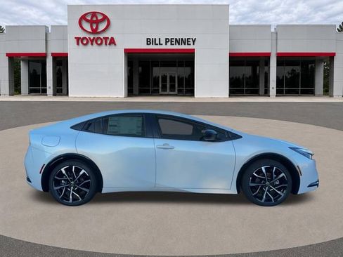 New 2026 Toyota Prius Plug-In Hybrid FWD image 6