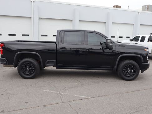 Certified 2024 Chevrolet Silverado 2500 LTZ w/ LTZ Plus Package image 11