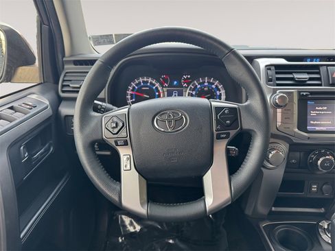 Used 2018 Toyota 4Runner SR5 image 12