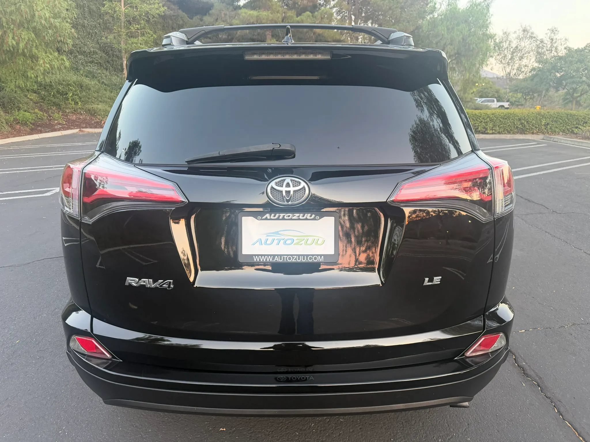 Used 2016 Toyota RAV4 LE FWD image 4