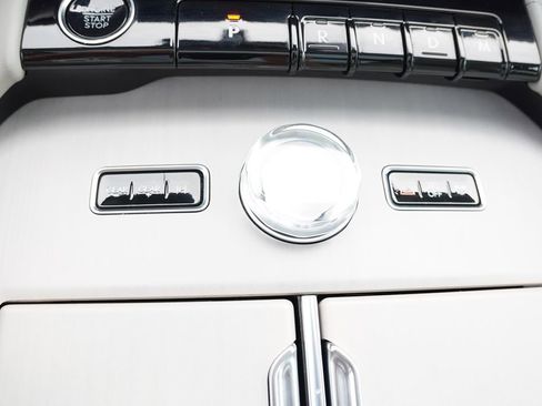 Used 2025 Lincoln Navigator Reserve image 41